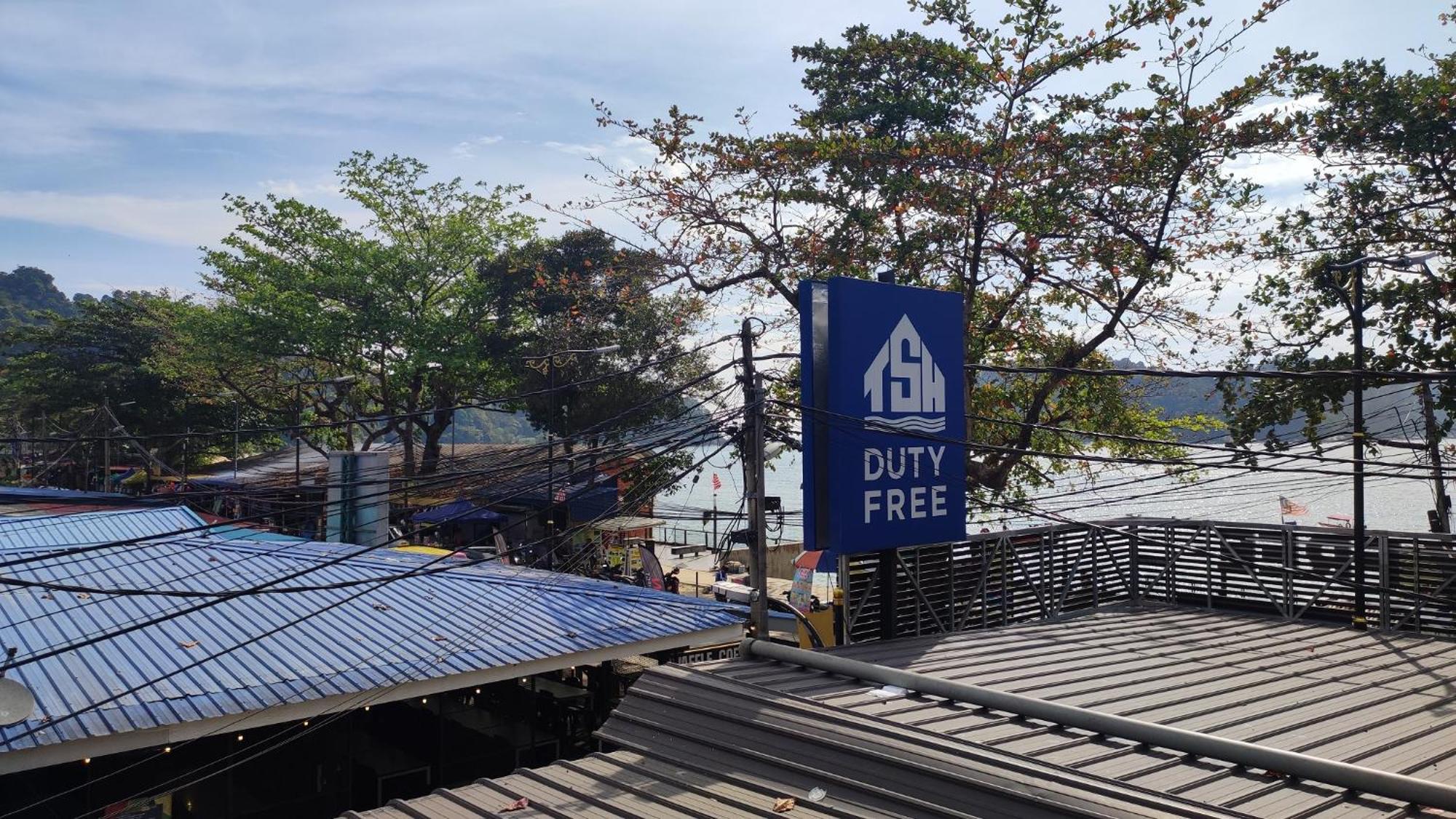 Horizon Inn Kampung Teluk Nipah Buitenkant foto